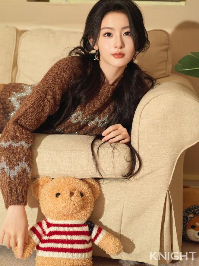 WeekendMaxMara2024秋冬系列：穿越冬夜光影绽放都市优雅(图4)