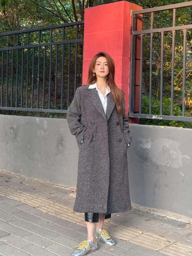 WeekendMaxMara2024秋冬系列：穿越冬夜光影绽放都市优雅(图8)