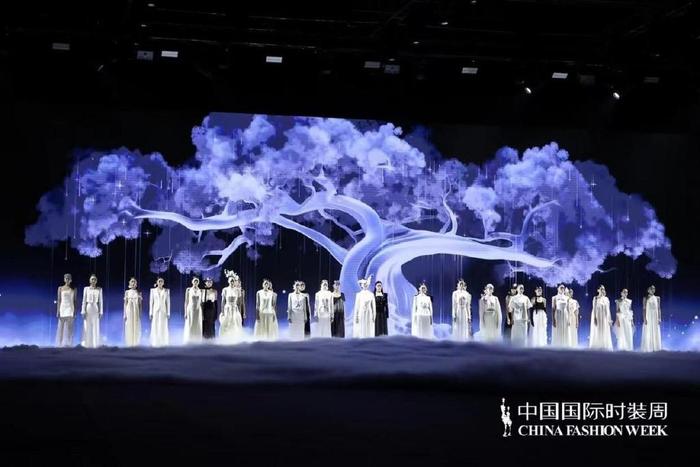 九游体育网站：中国国际时装周又又又开始了但你还记得些什么？(图8)