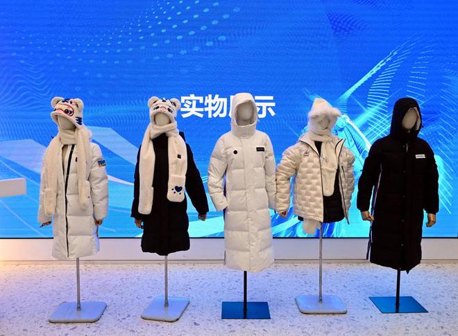 赋能文旅助力亚冬哈工大学生科创团队发布2024-2025冰雪季多款智能温控服饰新品(图5)
