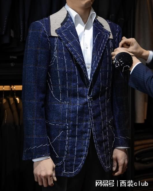 九游体育：成都西装定制好去处：2025高性价比西服店铺推荐(图1)