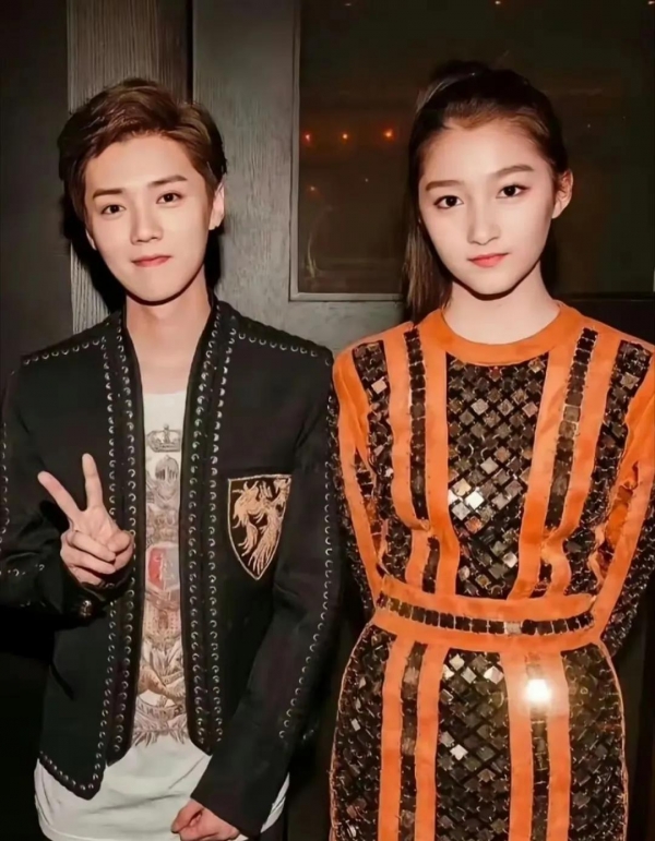 好美！关晓彤终于穿对了胸以下全是腿黄金比例身材比超模好(图9)