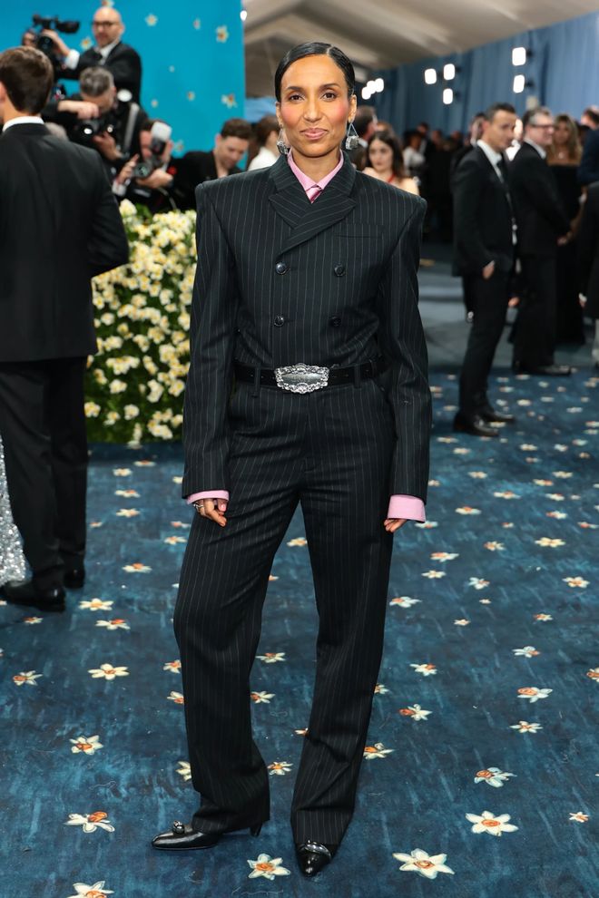 如何穿出最时髦的精英智感？看看今年MetGala上的西装造型！(图13)