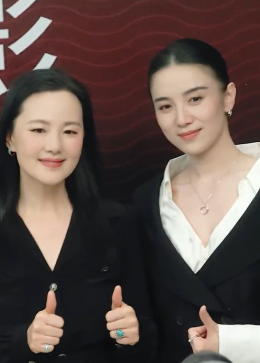 中国电影导演之夜：宋佳满分贵气刘雨昕造型怪周笔畅你穿的啥(图24)