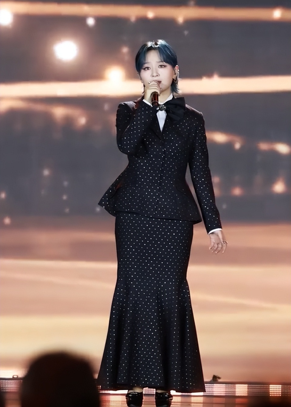 中国电影导演之夜：宋佳满分贵气刘雨昕造型怪周笔畅你穿的啥(图25)