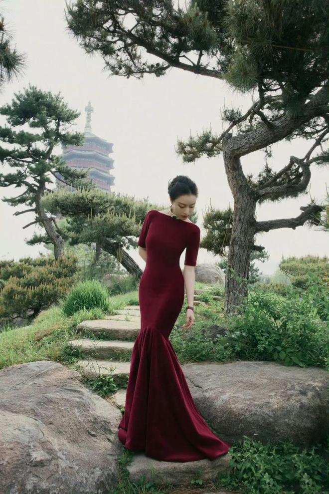 两位华人“高定天后”在巴黎同框比壕比新衣比排场(图20)