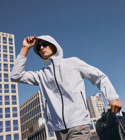 七匹狼创新设计获认可商旅科技夹克荣膺全球四大设计金奖(图1)