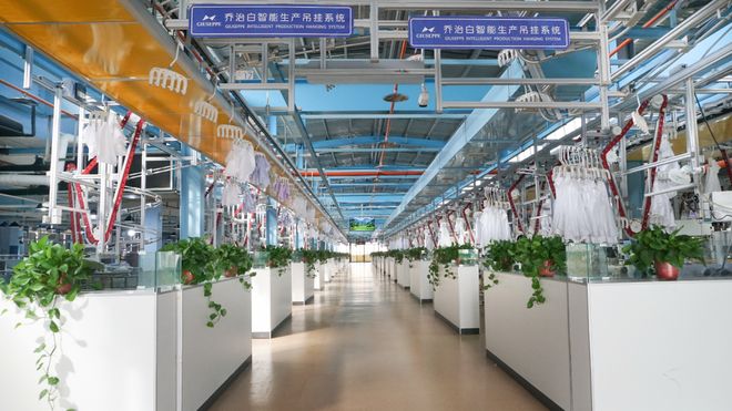 九游体育：一件西服的“数字之旅”河南这家纺企把服装制造玩成了高科技(图7)