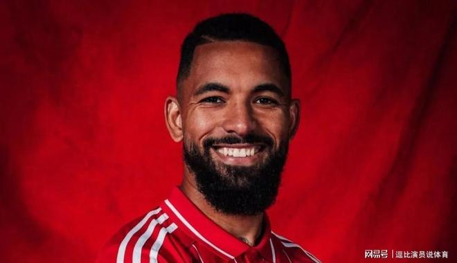 阿玛尼成为尤文西装赞助商路易斯转会诺丁汉森林阿图尔回国？(图4)