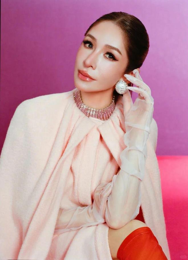 两套高定加身恭请萧贵妃回宫(图8)