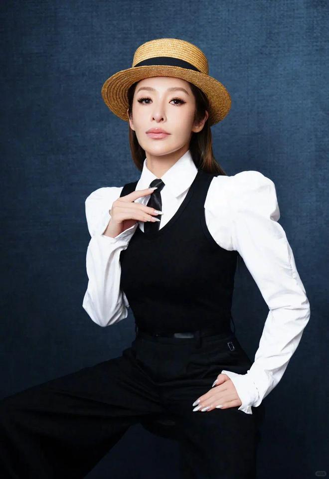 两套高定加身恭请萧贵妃回宫(图6)