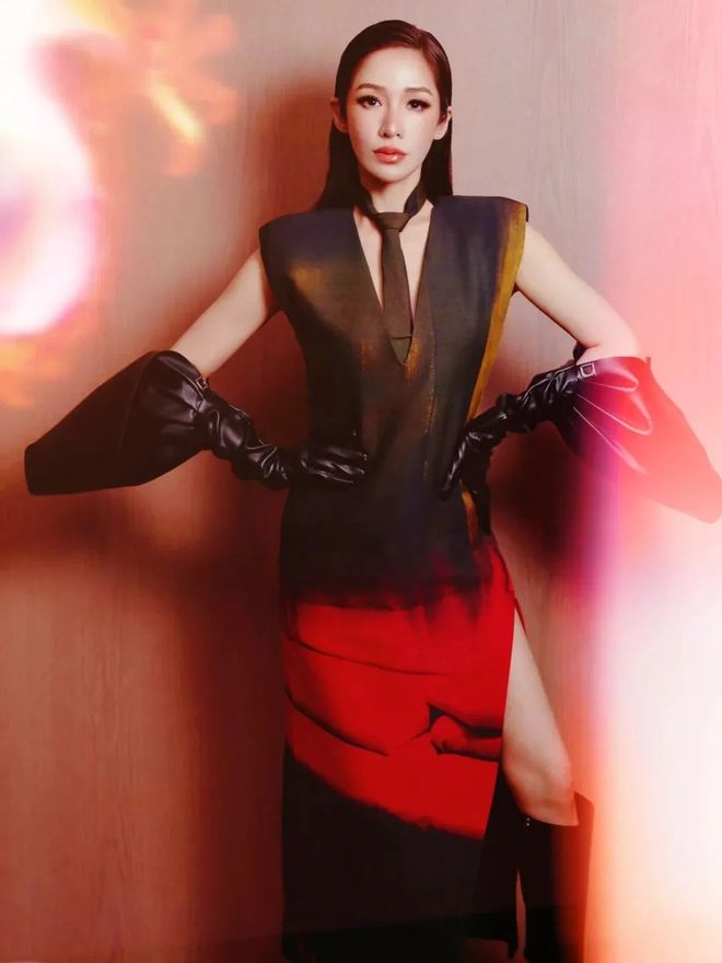 两套高定加身恭请萧贵妃回宫(图11)