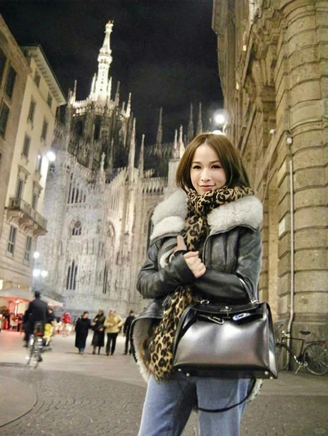 两套高定加身恭请萧贵妃回宫(图18)