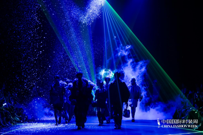 九游体育网站：共筑中国纤维品牌力华峰千禧中国纤维品牌联动创享汇2025年度发布会在京成功举办(图10)