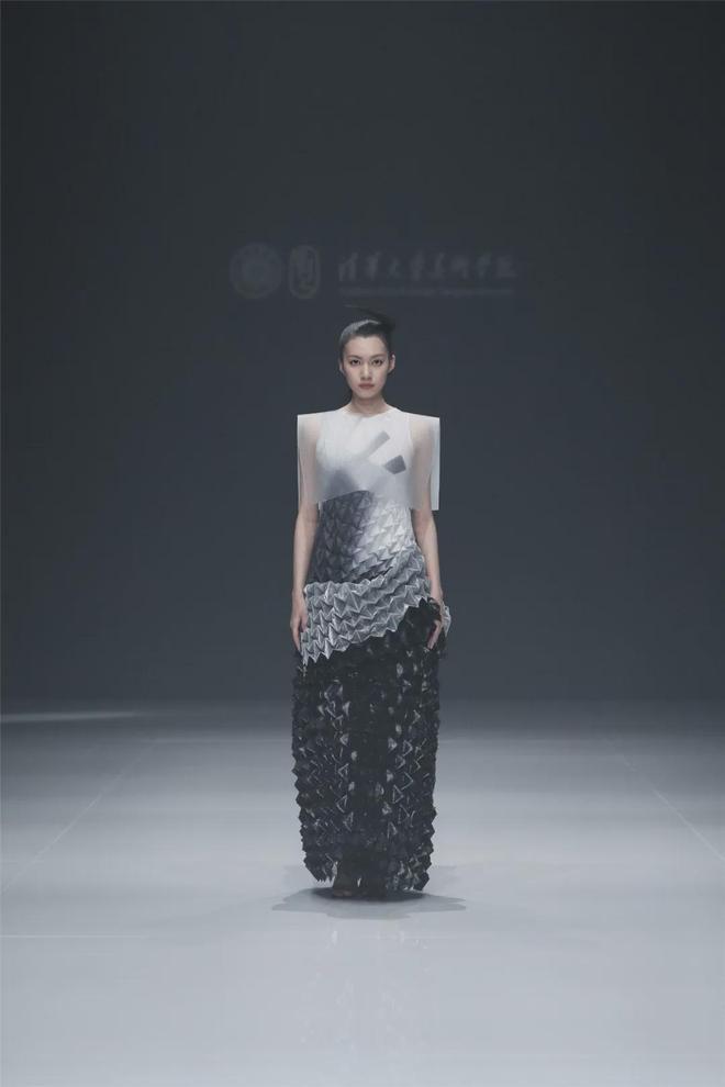 九游体育网站：毕业设计｜2024清华大学美术学院服装与服饰设计毕业作品发布(图2)