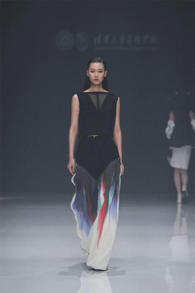 九游体育网站：毕业设计｜2024清华大学美术学院服装与服饰设计毕业作品发布(图3)