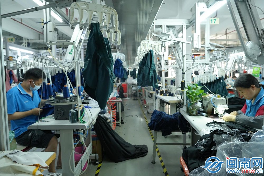 九游体育：一个产业共富一方丨石狮：衣被天下“织”就共富蓝图(图5)