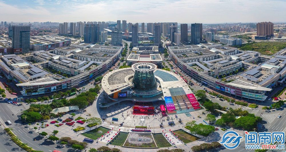 九游体育：一个产业共富一方丨石狮：衣被天下“织”就共富蓝图(图1)