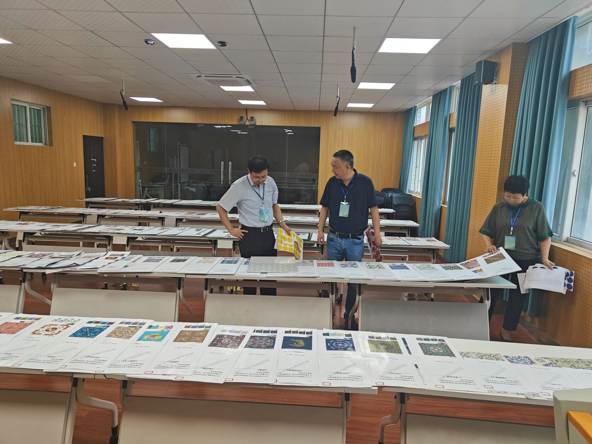 我校承办2024年安徽省大学生纺织服装创意设计大赛(图1)