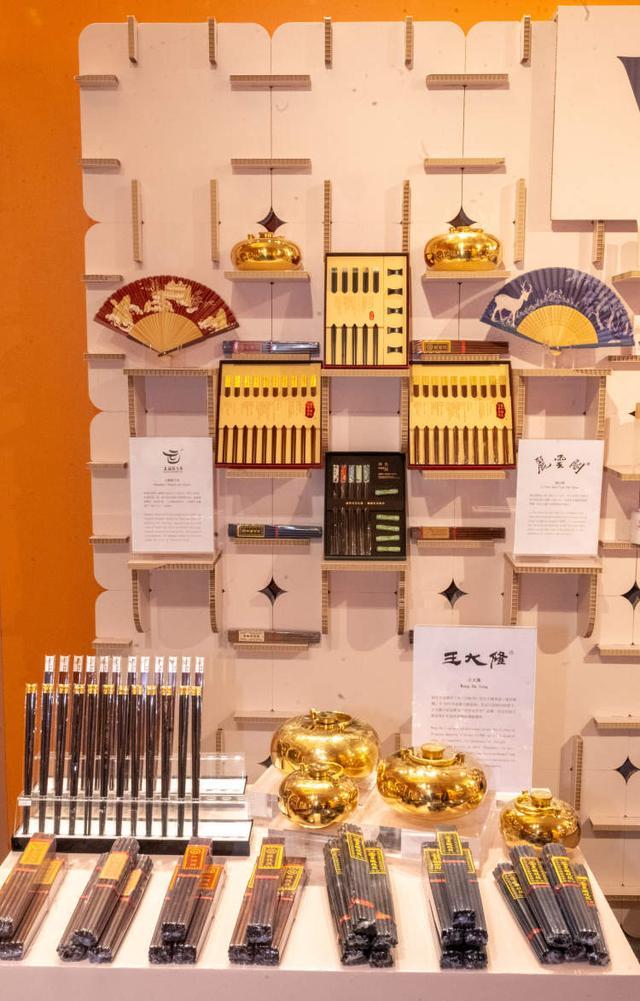 九游体育：从“老字号”到“国潮尖货”一场博览会看老字号的焕新(图4)