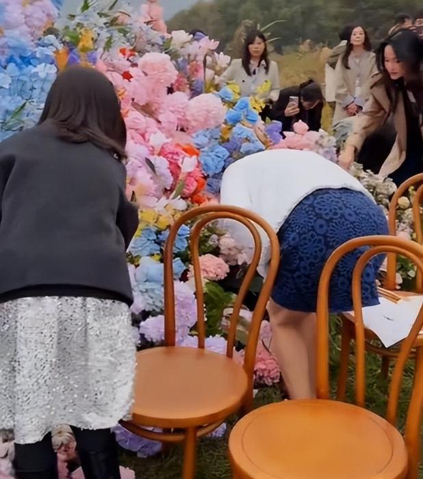 黄子韬大婚出洋相钻戒重500克拉现场脏乱土徐艺洋脸色好难看(图4)