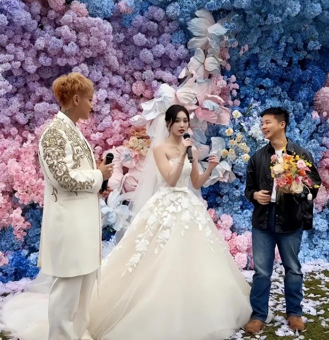 黄子韬大婚出洋相钻戒重500克拉现场脏乱土徐艺洋脸色好难看(图16)