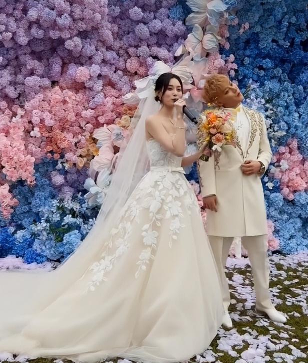 黄子韬大婚出洋相钻戒重500克拉现场脏乱土徐艺洋脸色好难看(图14)