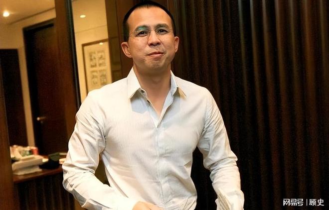 梁洛施也没想到“丑闻缠身”的李泽楷已悄悄走上另一条上坡路(图7)