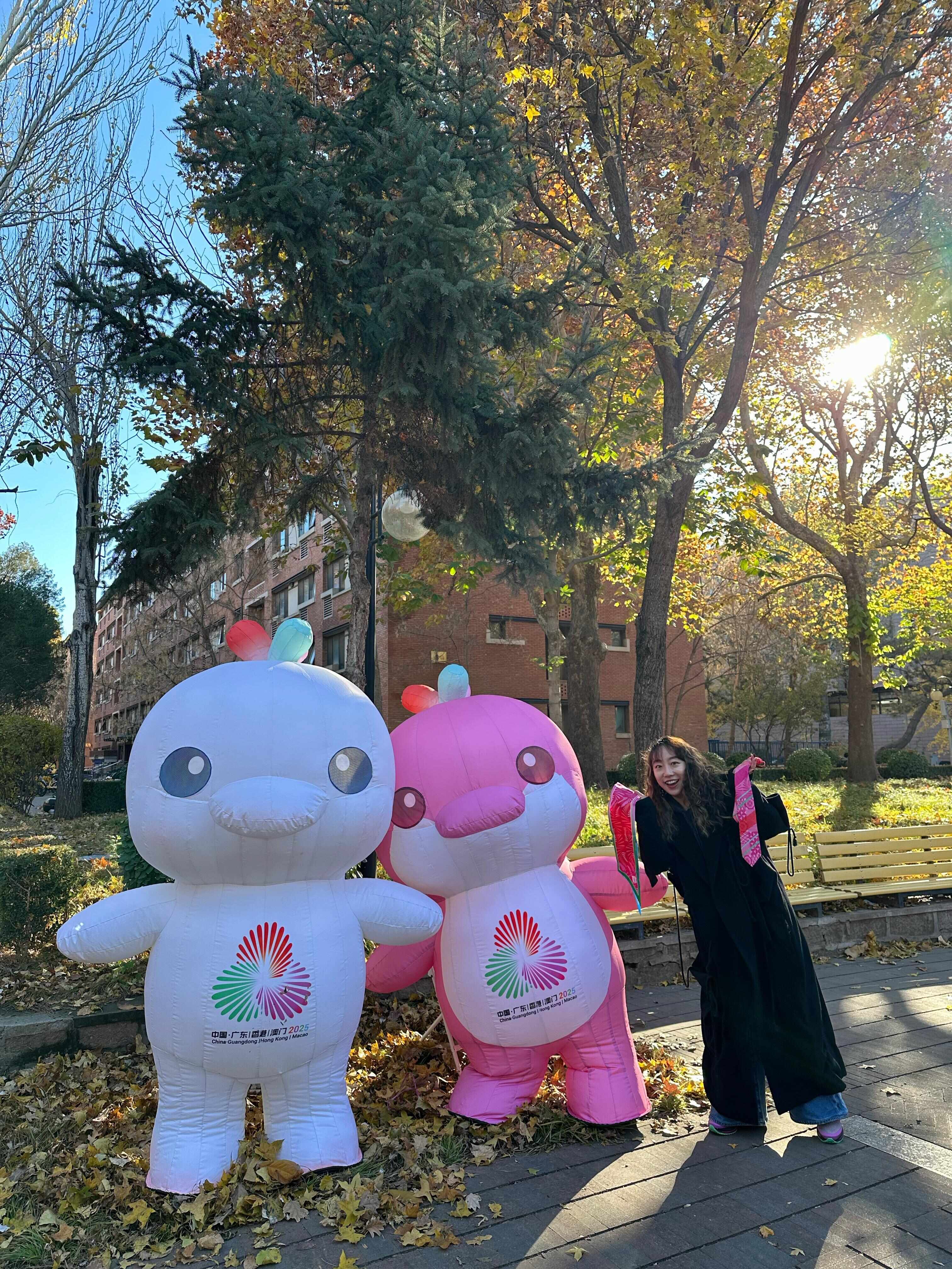 小丝巾里藏着大梦想专访十五运会和残特奥会正装配饰设计者金泳萱(图1)