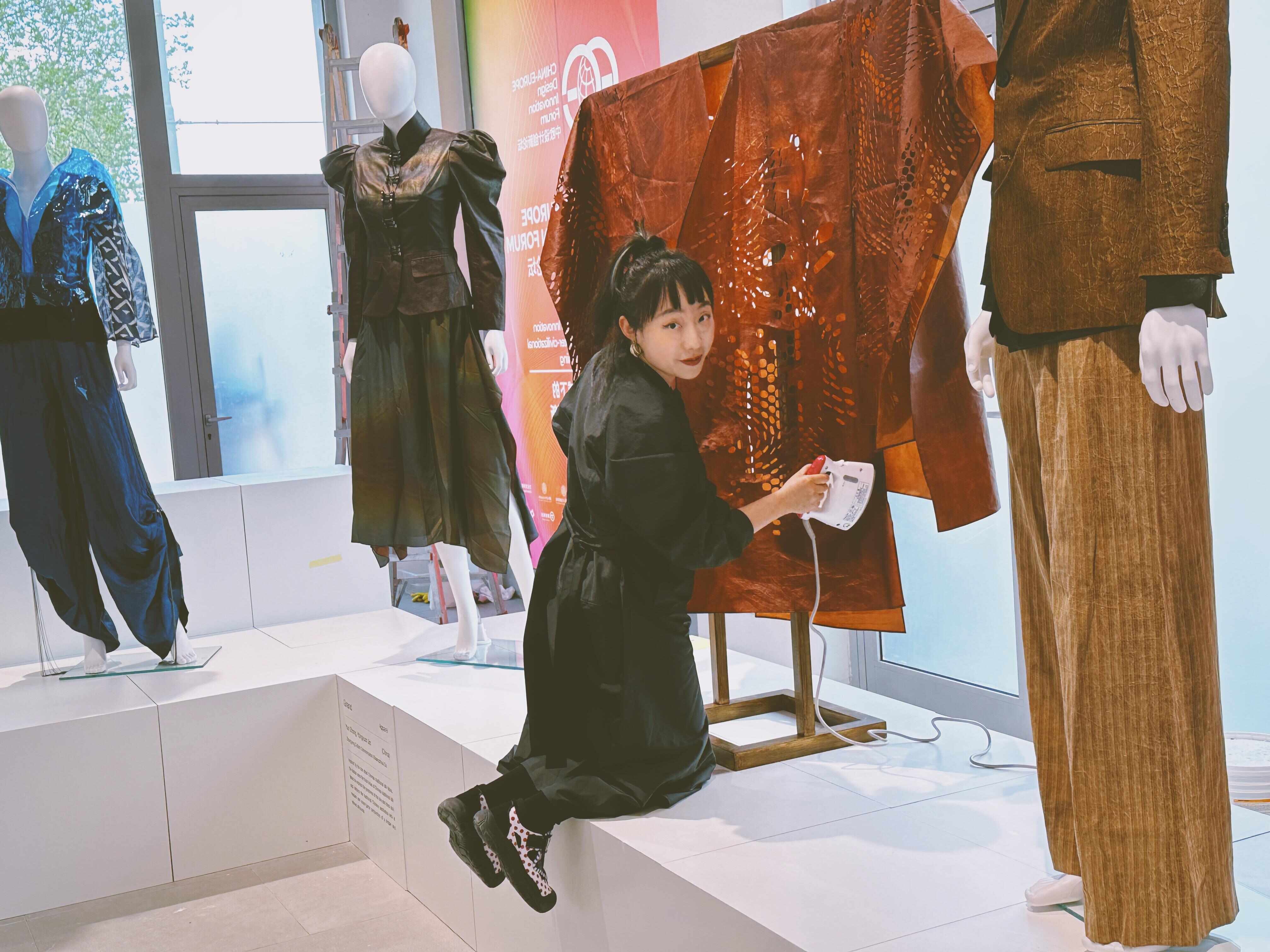 小丝巾里藏着大梦想专访十五运会和残特奥会正装配饰设计者金泳萱(图4)