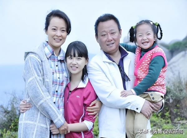 九游体育网站：国家一级演员邵峰为救身患不治之症妻子倾家荡产如今他怎样了？(图9)