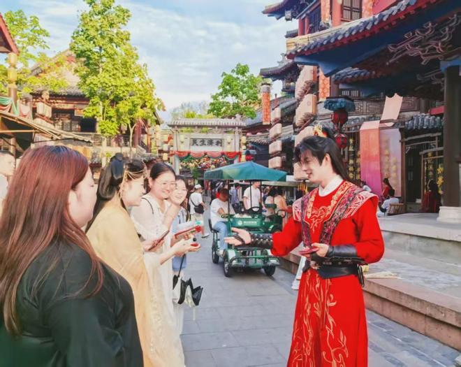 从影视工厂到造梦工场：横店的“入戏”革命(图4)