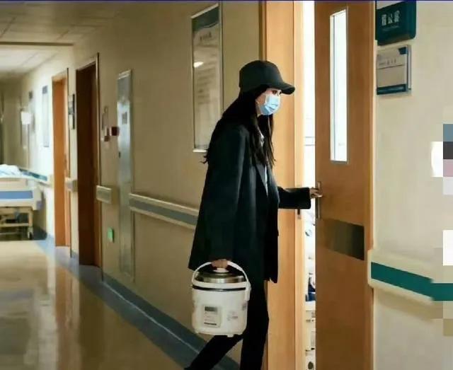 罗晋父亲去世曝光更多细节：去世后他抱着父亲鞋子在楼道坐了一晚(图7)