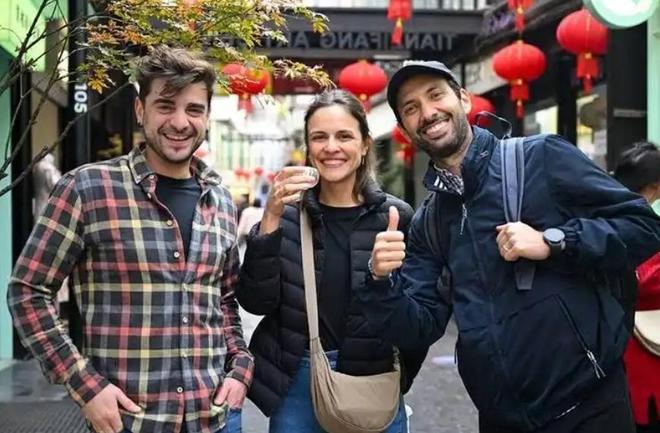 九游体育网站：中国又1个大省被“占领”37万外国人赖着不走还想要长久生活(图18)