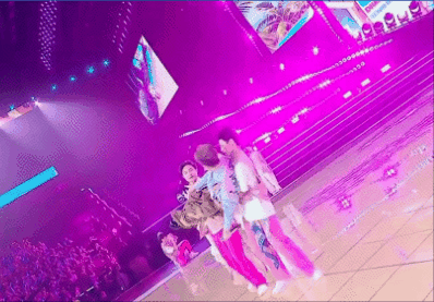 九游体育网站：魏翔的烟嗓、张弛的戏腔……原来喜剧人里这么“开口跪”(图8)