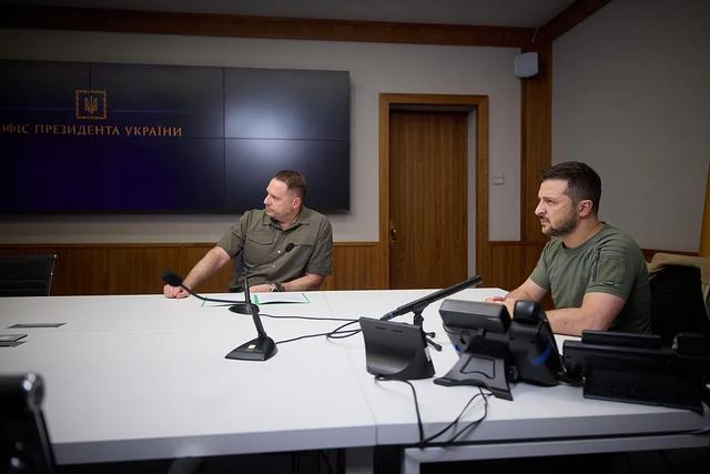 乌媒爆料:辞职前乌总统办公室前主任对泽连斯基“大发雷霆”半小时(图3)