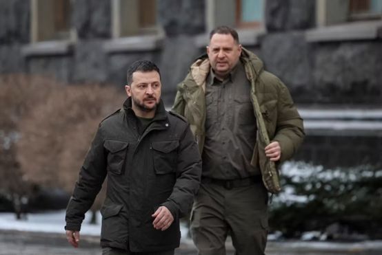 乌媒爆料:辞职前乌总统办公室前主任对泽连斯基“大发雷霆”半小时(图1)