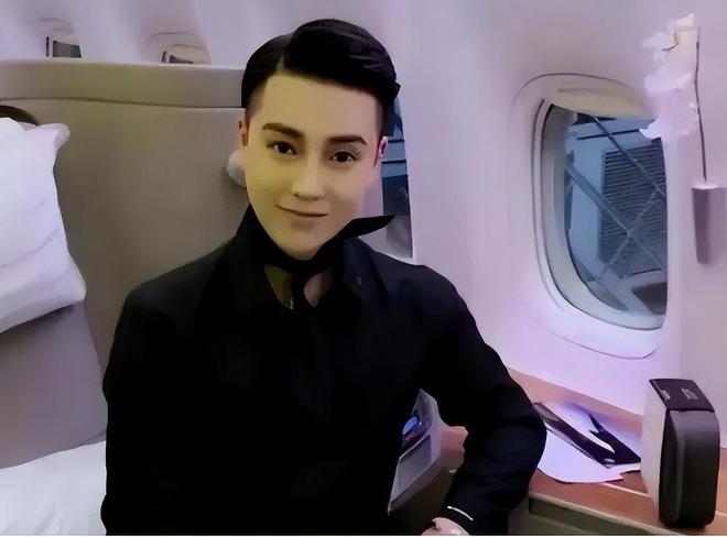 人民日报怒批炫富偷税749万跑国外现在又来“割内地韭菜”(图14)