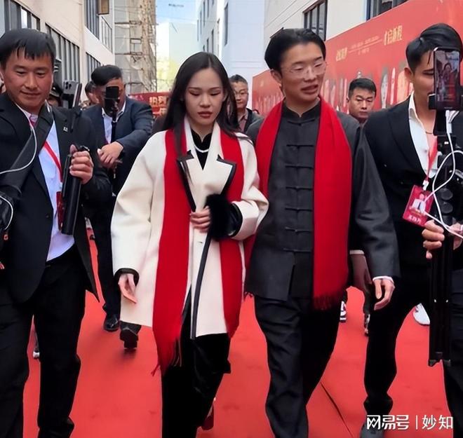 郭有才靠诺言爆红身份被扒曾经飘得有多高如今摔得就有多惨(图12)