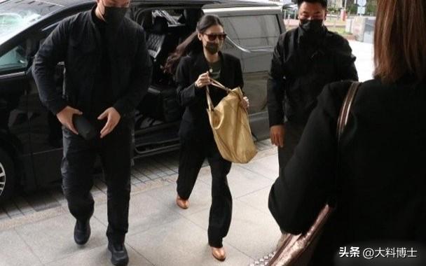 九游体育网站：张柏芝被诉涉案4000万戴口罩墨镜现身法庭对方指控她忘恩负义(图3)