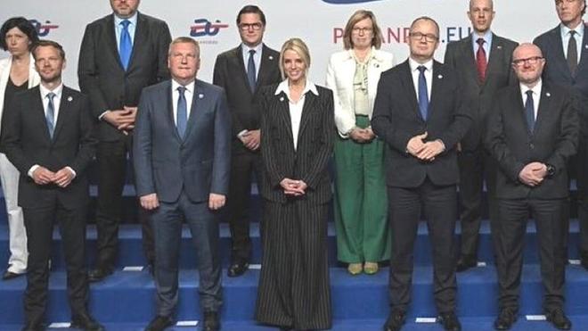 特朗普女性宽松裤风潮：时尚界的一次重大失误(图5)