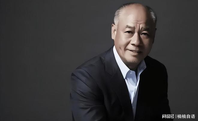 62岁李宁近况：一年狂赚30亿63岁妻子气质佳儿女双全很幸福(图3)
