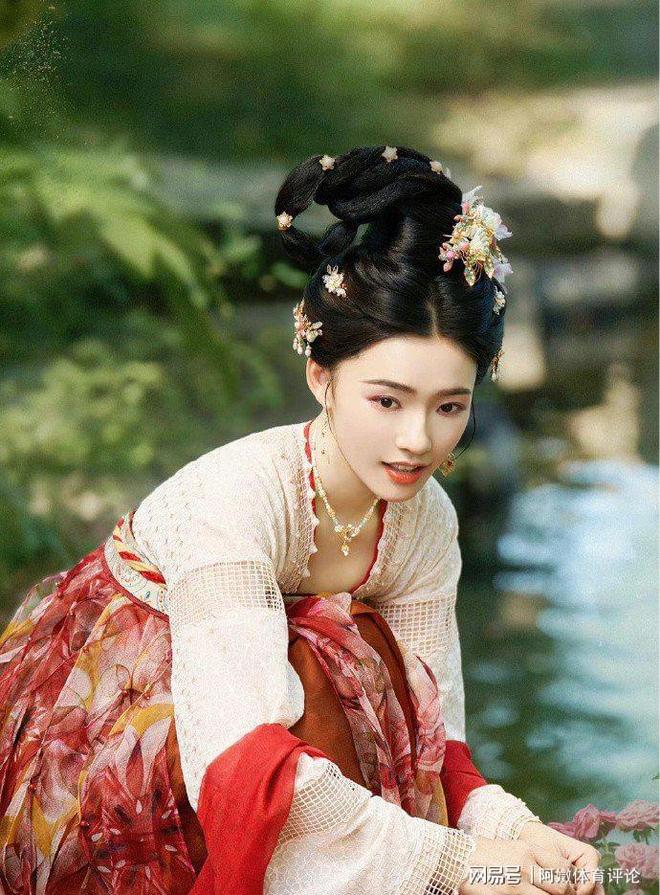 张凌赫跨年走秀封神携林允开启《归鸾》新征程(图16)