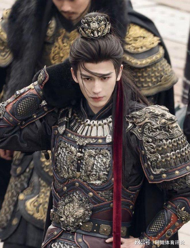 张凌赫跨年走秀封神携林允开启《归鸾》新征程(图15)