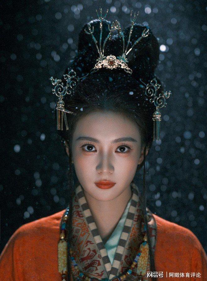 张凌赫跨年走秀封神携林允开启《归鸾》新征程(图17)