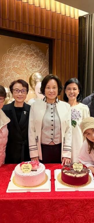 窦骁连续三年缺席岳母生日宴印证了向太的话身份尚未被认可(图2)