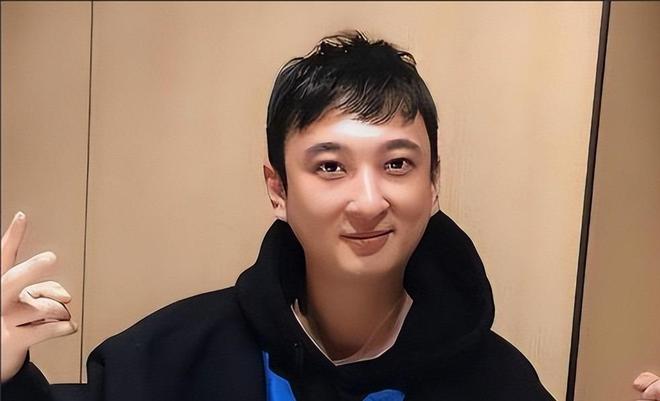 王思聪送珠宝高调表白懒懒：老婆我爱你两人同框照曝光很恩爱(图3)