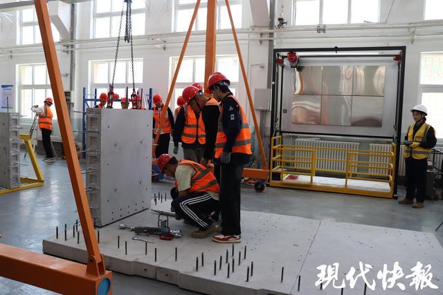 九游体育:从工法楼到服装厂江苏“组团式”援疆团队为学子打造“立体课堂”(图2)