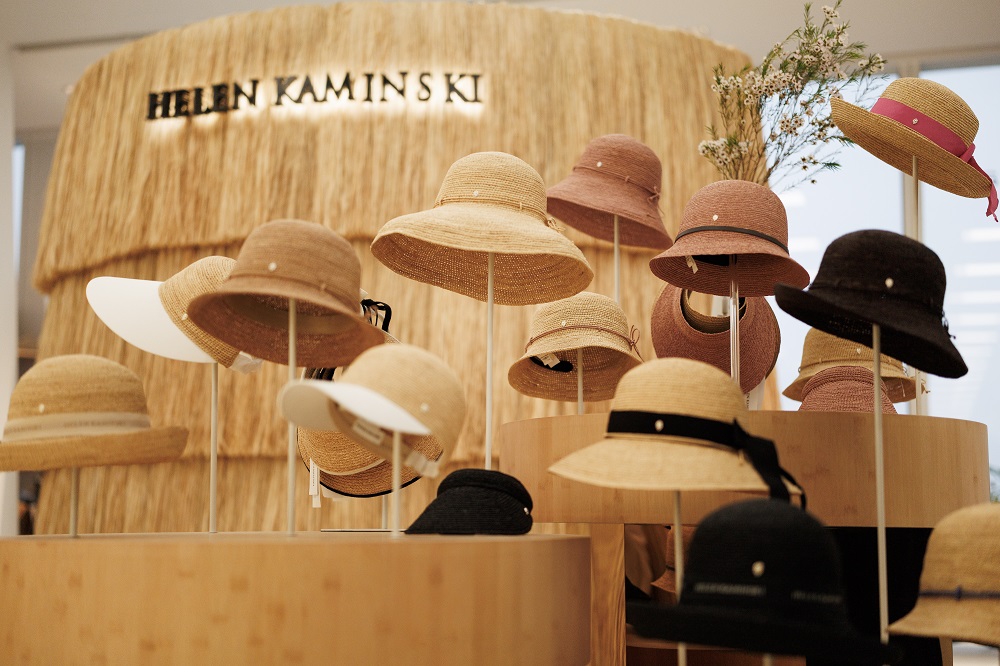 九游体育:HelenKaminski首度亮相上海时装周以匠心叙事开启中国市场(图6)