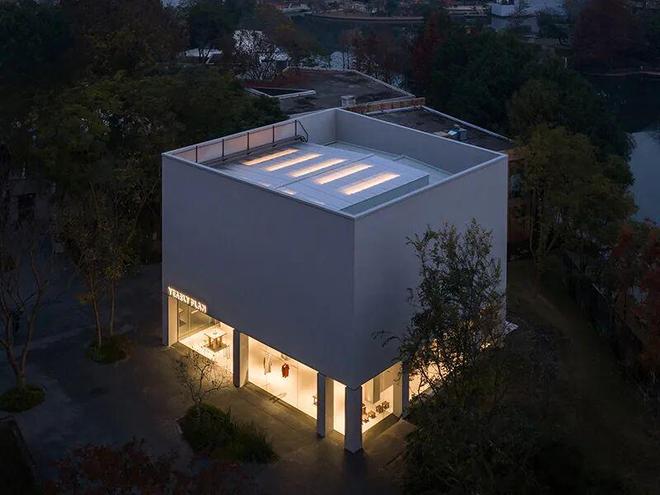 九游体育网站：YEARLYPLAN落子成都麓湖CPI这个中国当代品牌不到三年时间打造十余家店(图1)